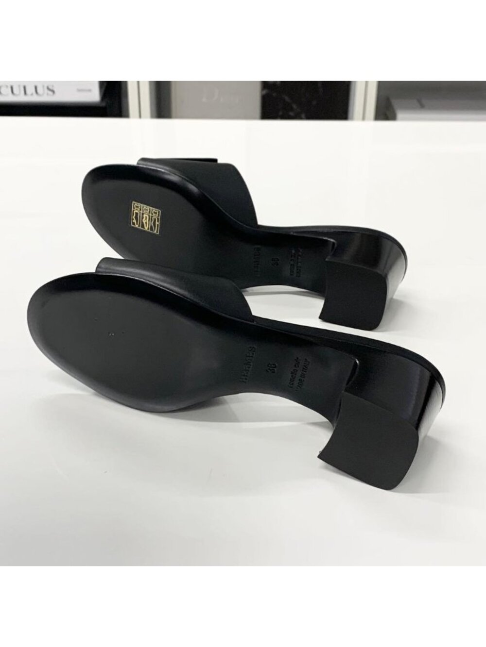 Hermes Dreamy Leather Collier Chien Sandals Black - Picture 6 of 10